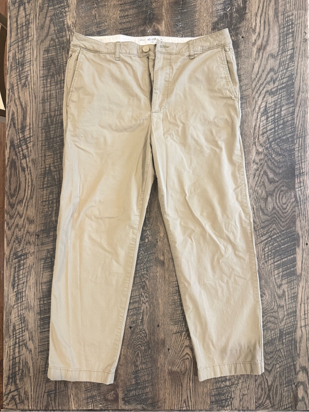 Hollister Men's Light Khaki Chino Pants